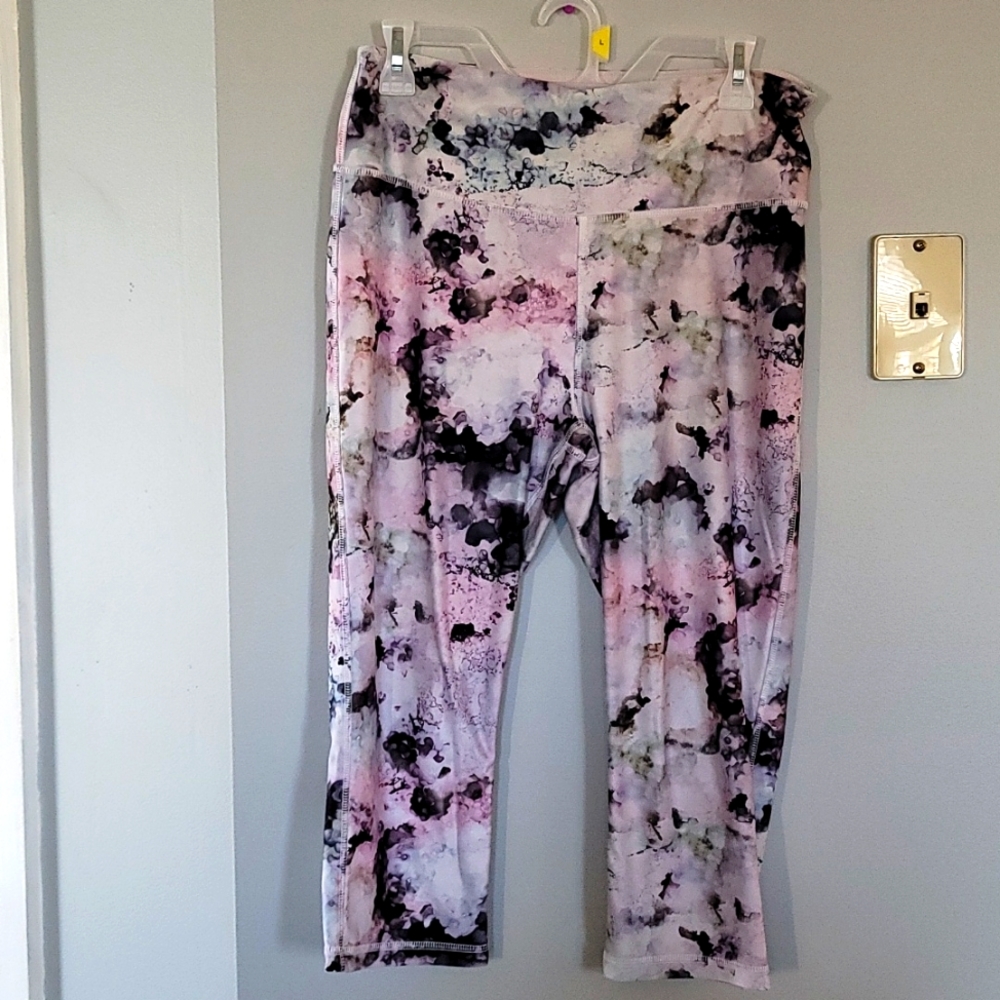 Spalding Large watercolor workout capris